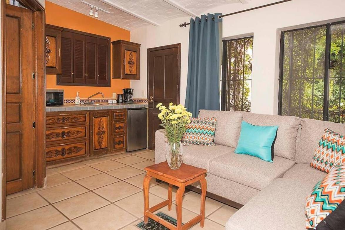 Enjoy Ac In Our Guest Room At Inn Ajijic Ngoại thất bức ảnh